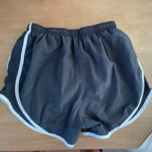Nike Dri-fit loose shorts - Picture 2 of 3